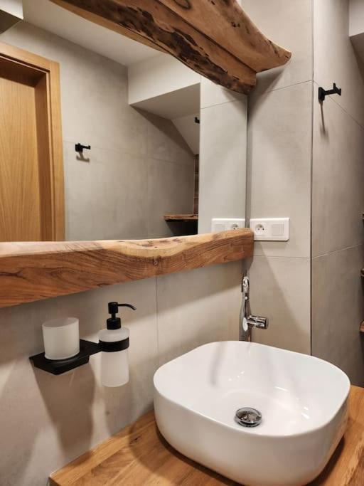 Krasny Apartman Refrino Jańskie Łaźnie Zewnętrze zdjęcie
